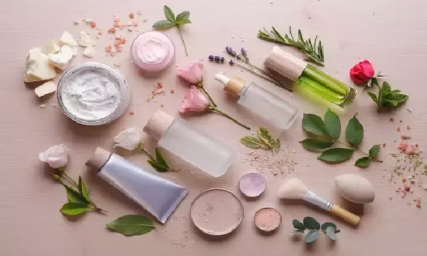 9 Referensi Produk Skincare Terbaik Abad Ini