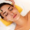 7 Treatment untuk Mencerahkan Wajah dan Tips Alaminya